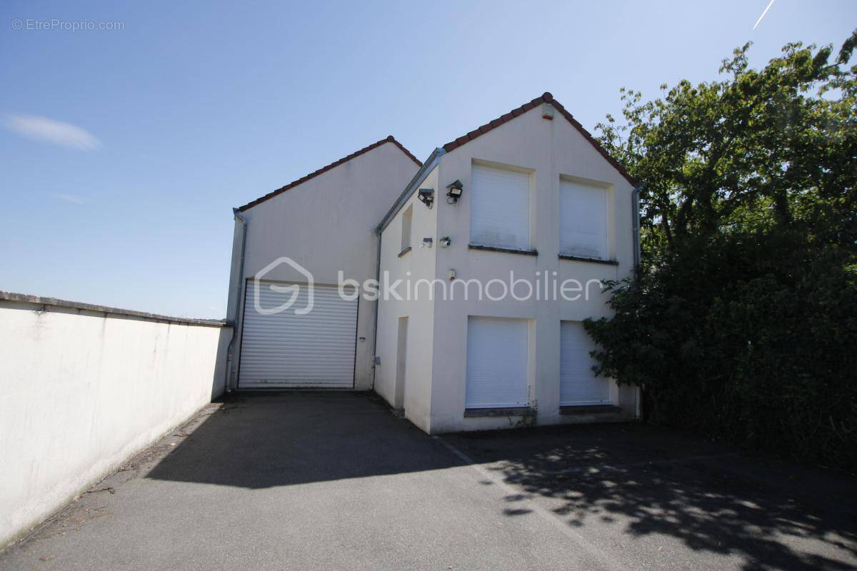 Appartement à VAUX-LE-PENIL