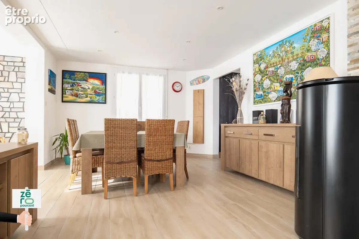 Maison 4 pièces 93 m2 à La Chaume   Proche océan, plage de la Paracou et dunes - photo 2