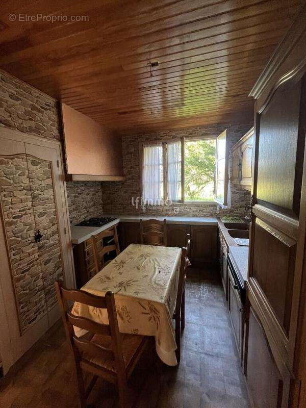 Maison de 73m² à rénover avec son bel espace extérieur - Montpon - photo 4