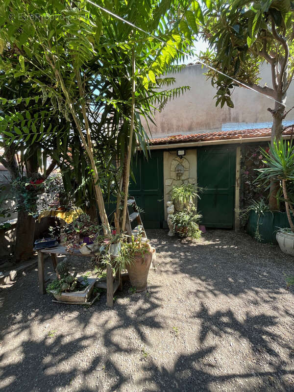 Appartement à MARSEILLE-4E