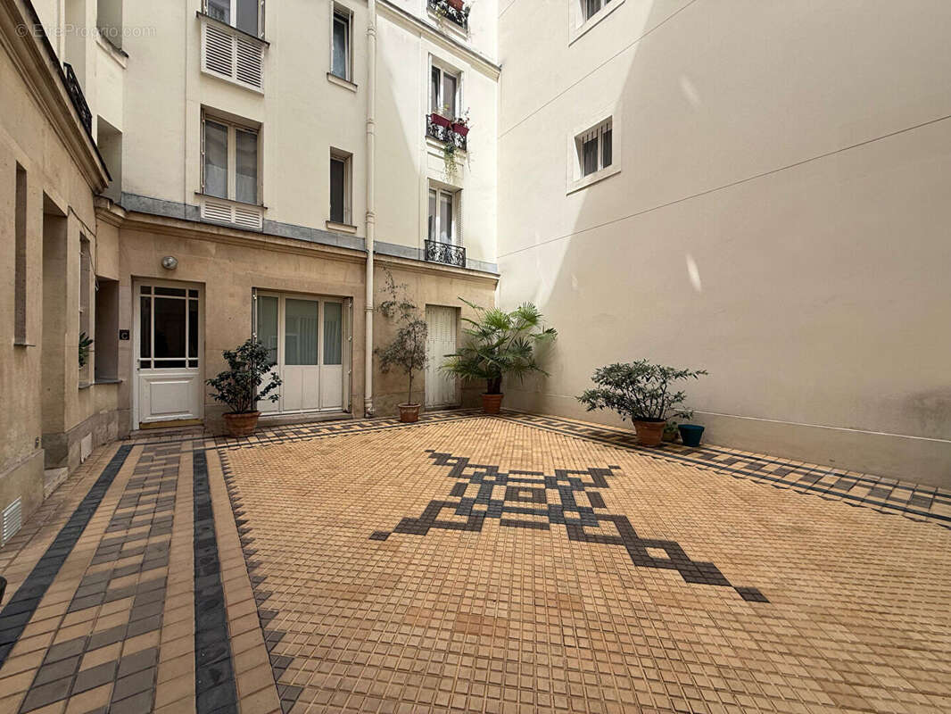 Pereire-Malesherbes Paris 17ème - Chambre de service 1 pièce 8 m² - photo 5