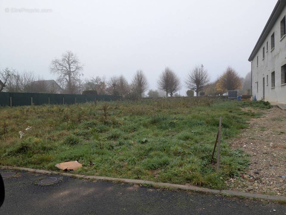 Terrain à LA VAUPALIERE