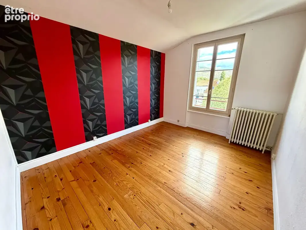 LES MARTRES DE VEYRE / Maison années 30 avec jardin à vendre ! - photo 11