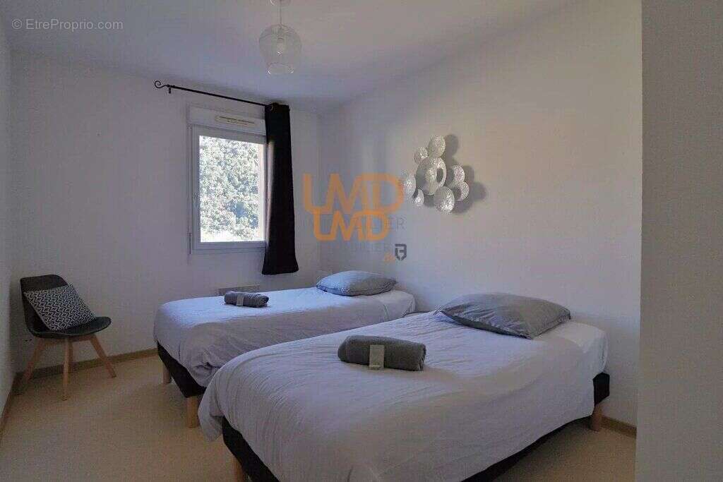 Appartement à AVENE