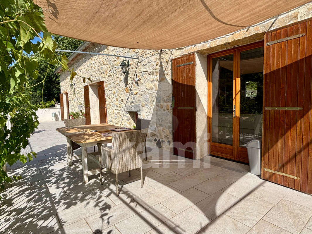 Maison ancienne bergerie 152 m2 vue exceptionnelle belles pierres - photo 6