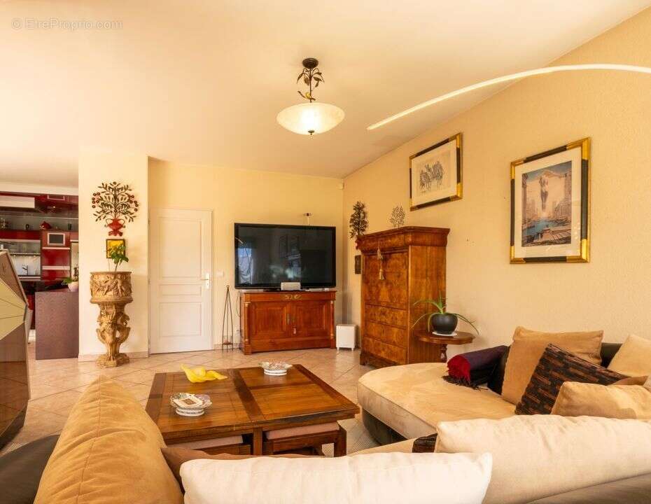 Maison à VETRAZ-MONTHOUX