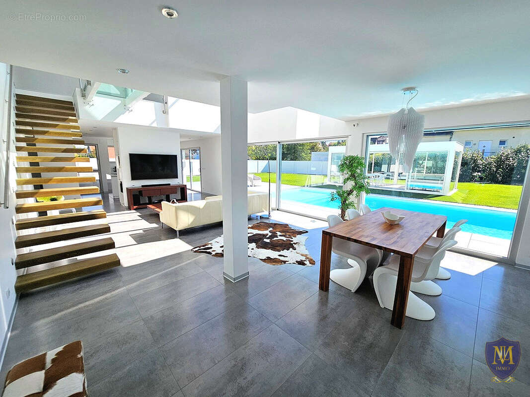 Attenschwiller au calme villa d'exception aux prestations haut de gamme de 260 m2 avec piscine - photo 4