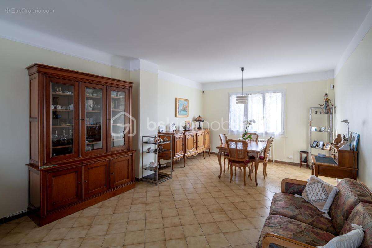 Maison familiale 5 pièces avec sous-sol total - proximité rer d, commerces et écoles à pied - photo 3