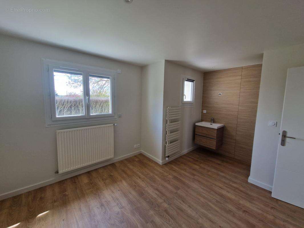 Maison entièrement rénovée 5 pièces CHATEAUDUN (28) - photo 6