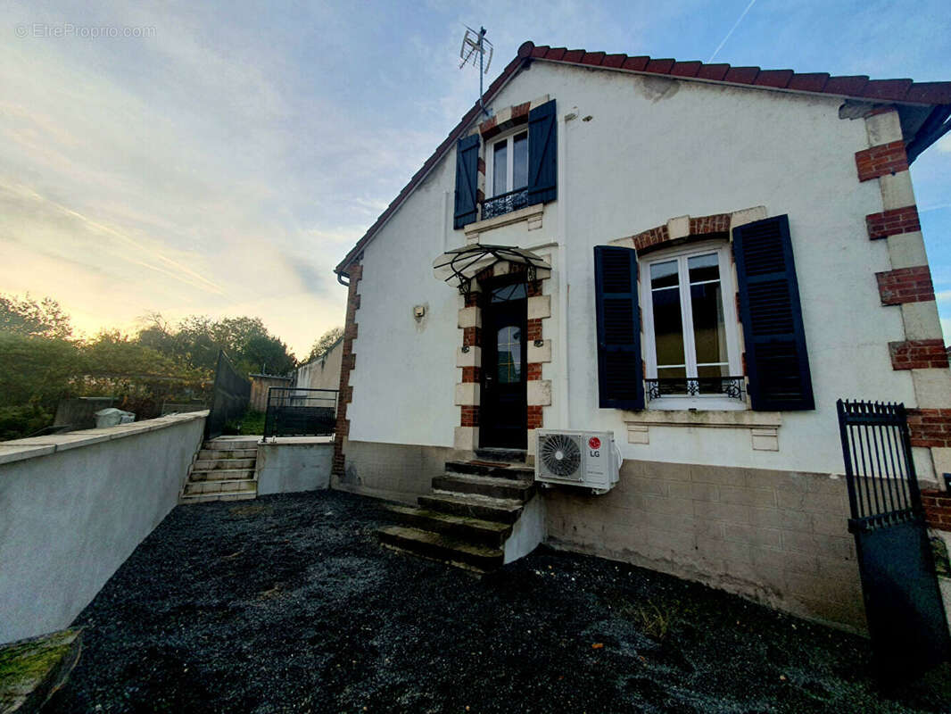 Maison à MONTLUCON
