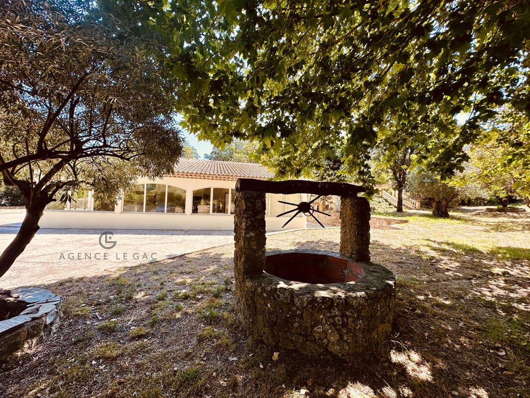 Maison à PLAN-DE-LA-TOUR