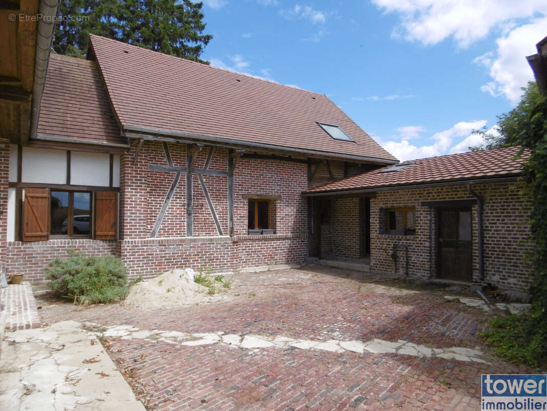 Coup de cœur ! Magnifique maison rénovée   Alliance brique, bois et modernité (151 m2) + Dépendance (110 m2) - photo 2