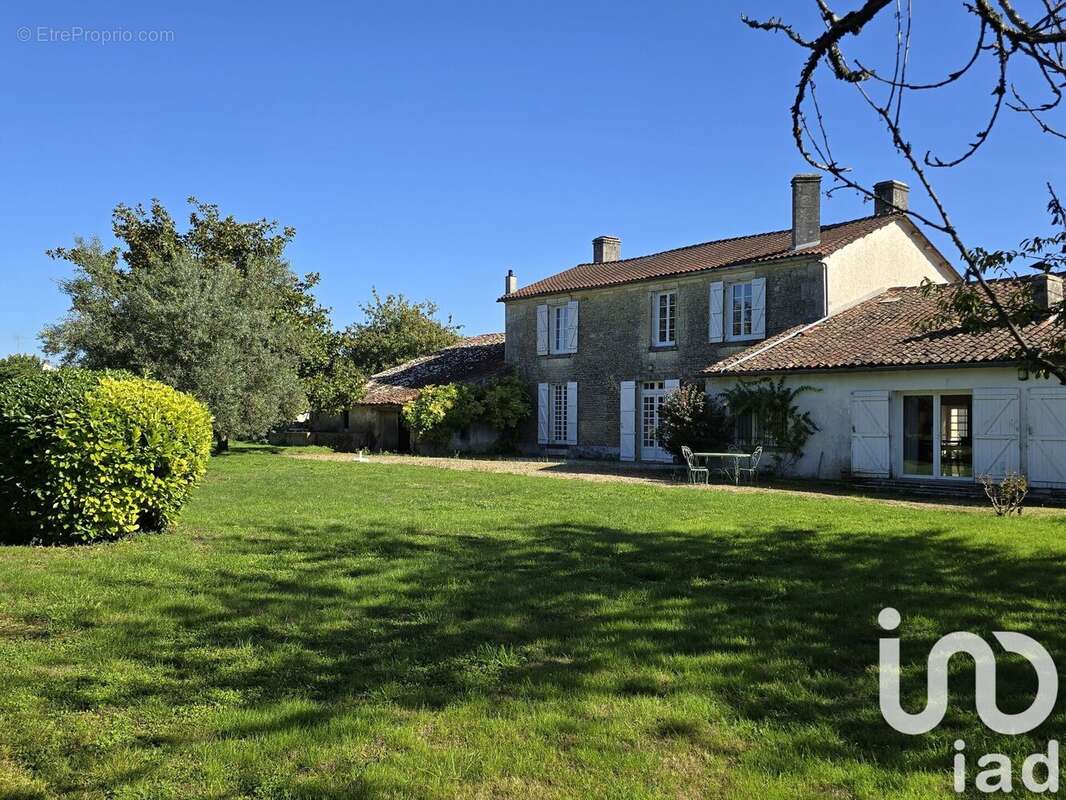 Photo 4 - Maison à CHERVES-RICHEMONT