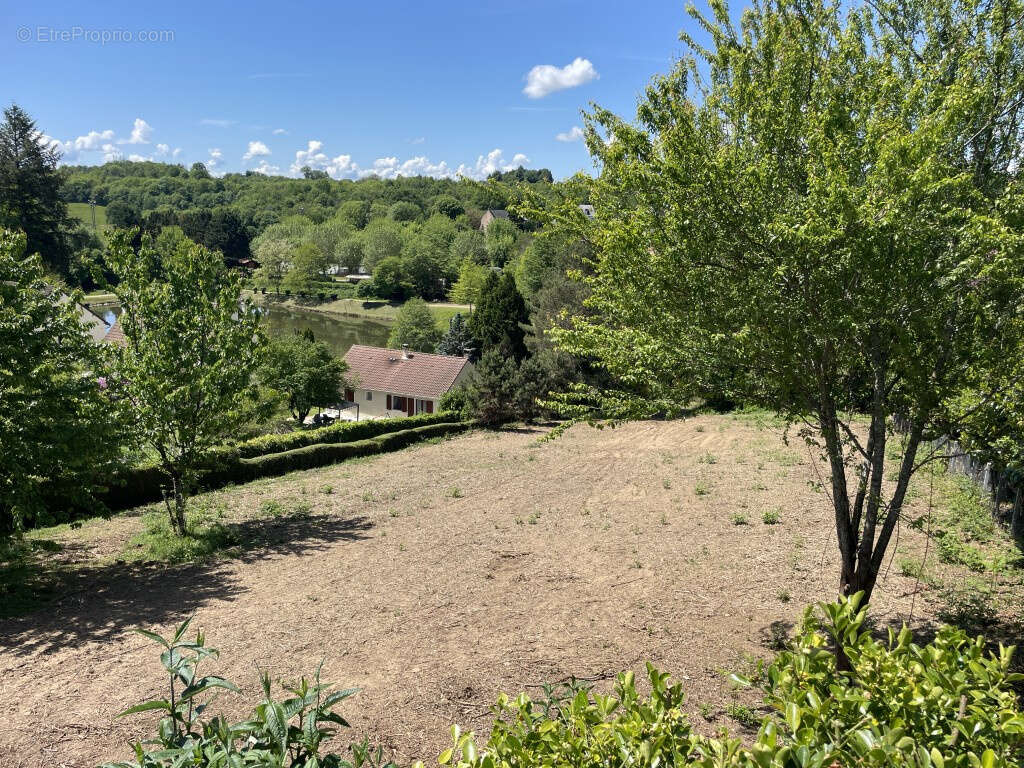 Terrain à SAINT-SORNIN-LAVOLPS