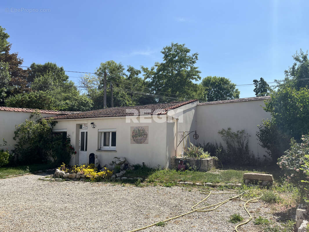 Maison à LA CHAPELLE-LA-REINE