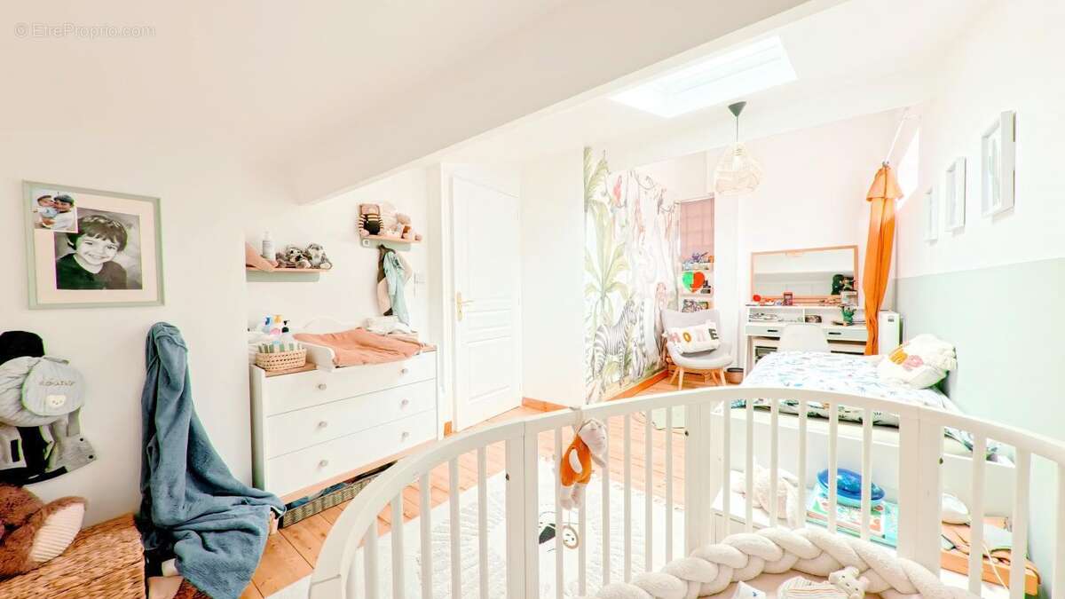 Maison à CHENNEVIERES-SUR-MARNE