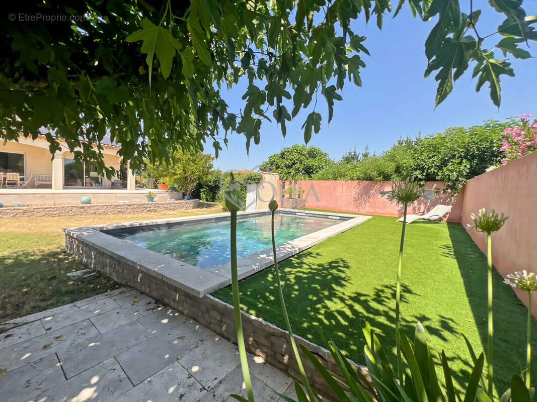 Maison 205 m² à Uzes  - photo 3