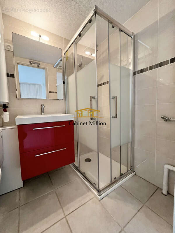 Maison à VIC-LA-GARDIOLE