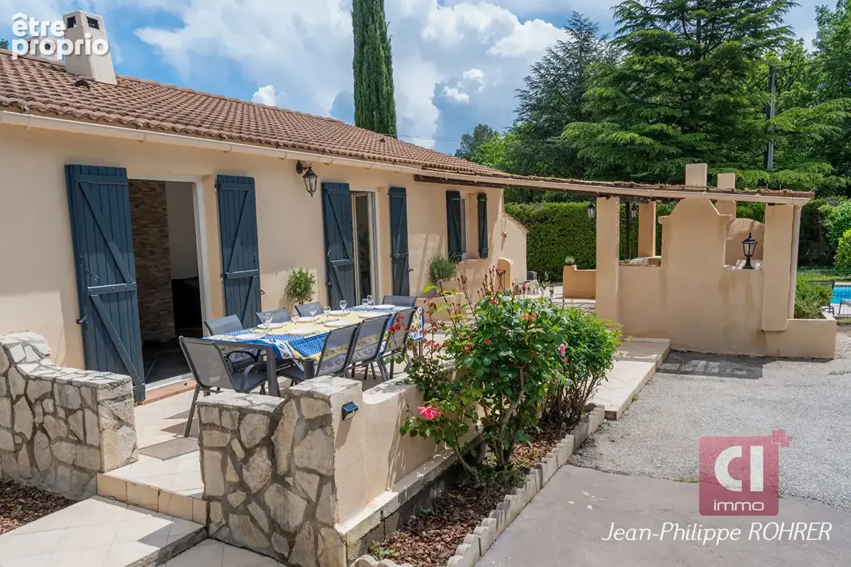 Photo Maison à Gareoult au prix de 457 000€