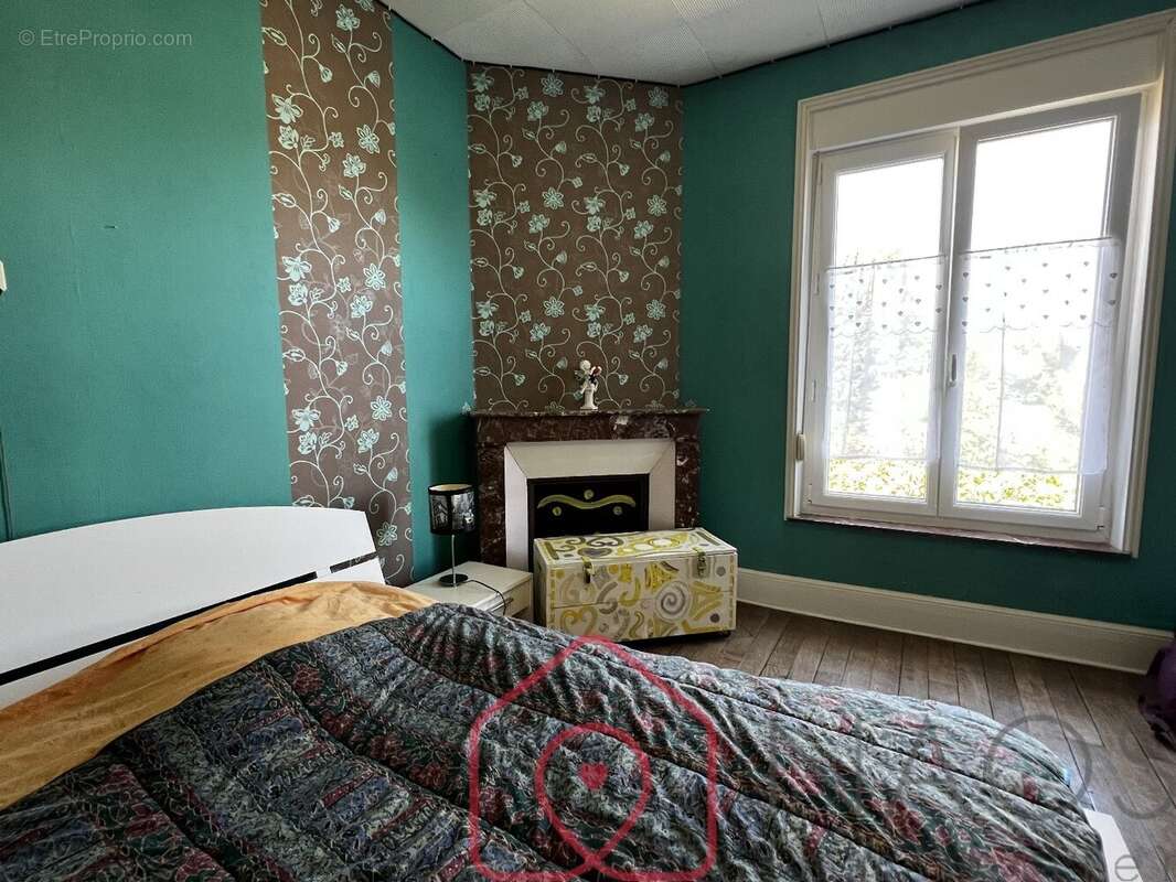 Maison à DONCHERY