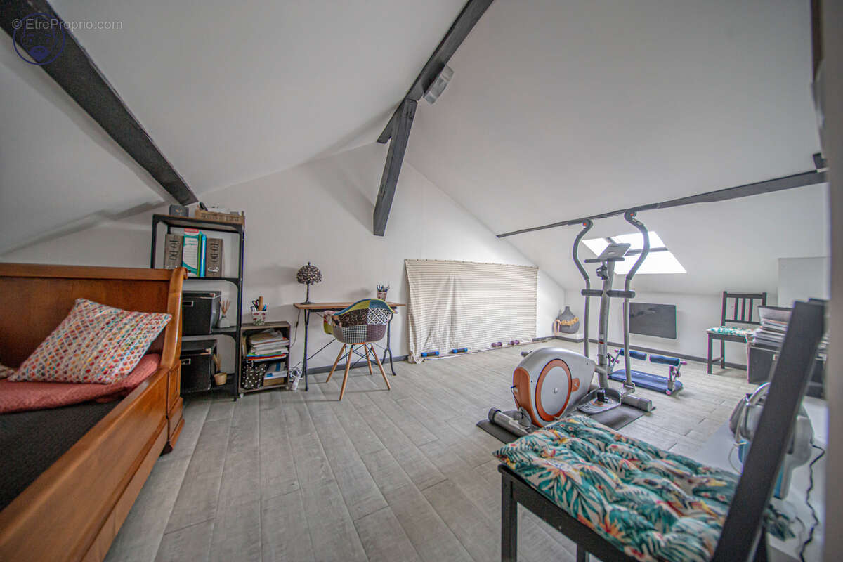 Maison à THIAUCOURT-REGNIEVILLE