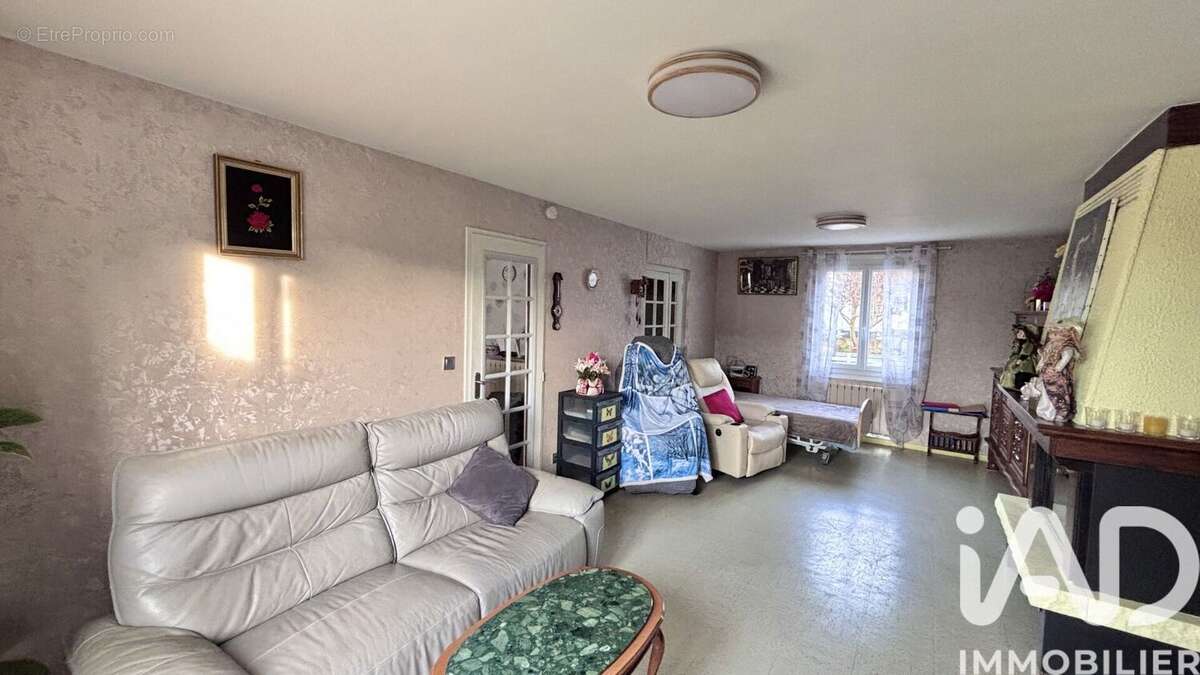 Photo 8 - Maison à ROCHE-LA-MOLIERE