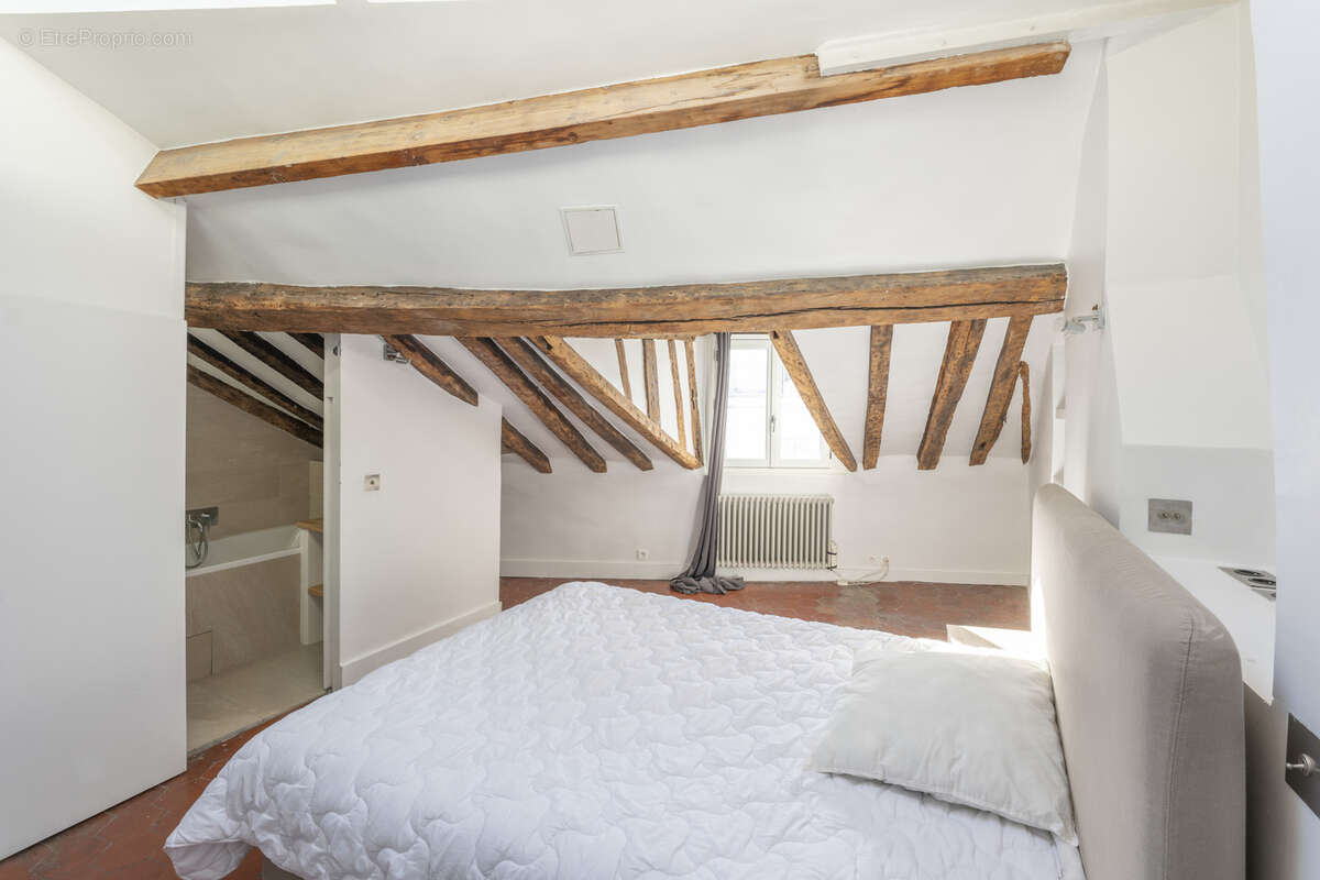 Appartement à PARIS-3E