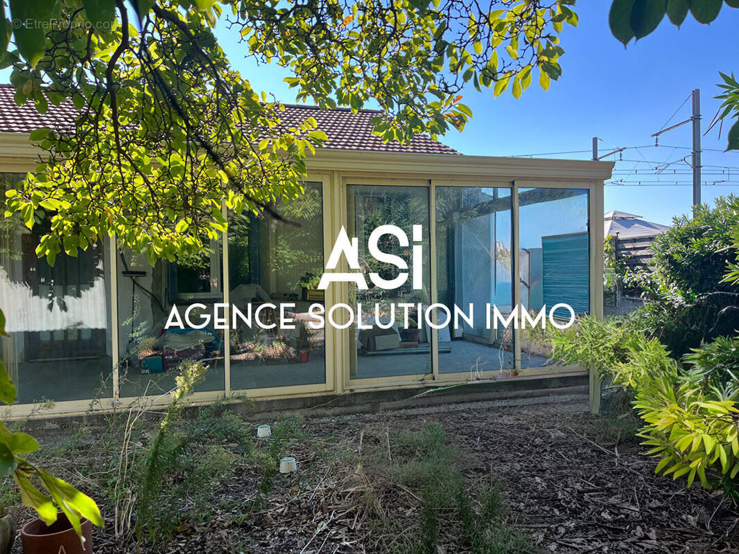 Maison à SAINT-MONTAN