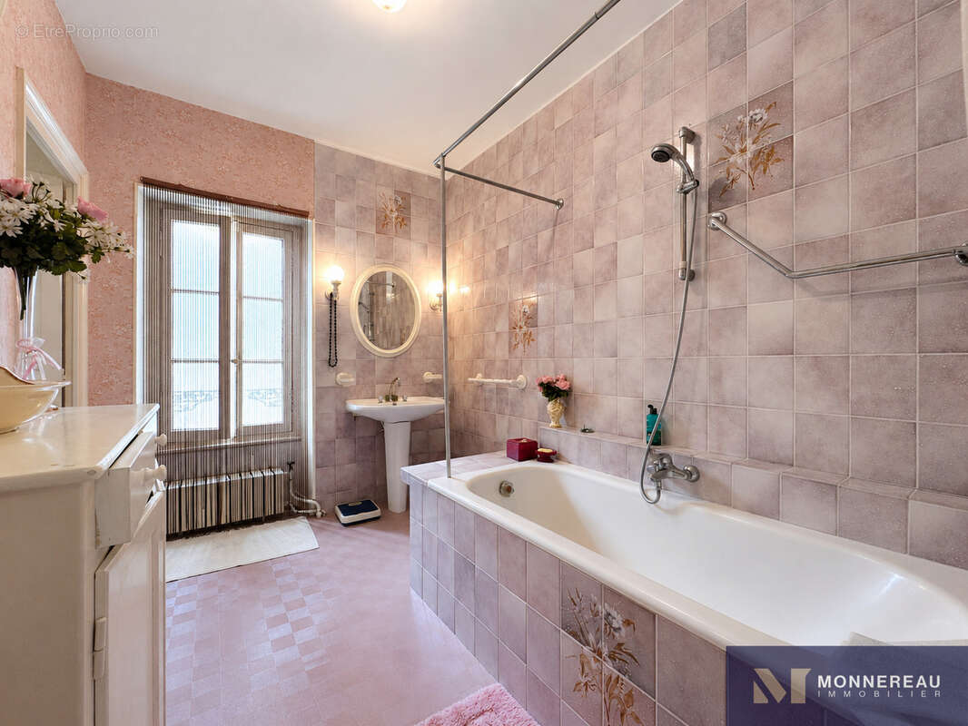 Maison bourgeoise avec parc et piscine en coeur de ville - photo 15