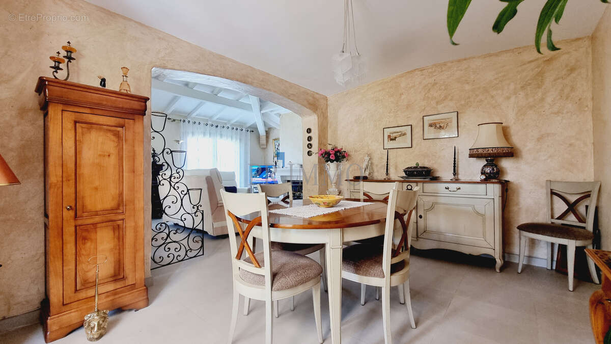 EXCLUSIVITÉ   BOULOURIS   Maison au calme, 3 chambres, jardin 615 m2 et grand sous-sol - photo 6