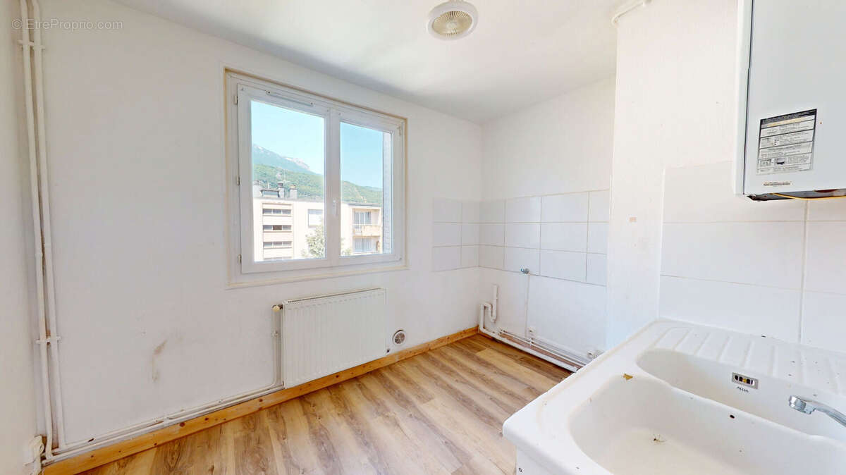 Appartement à LE PONT-DE-CLAIX