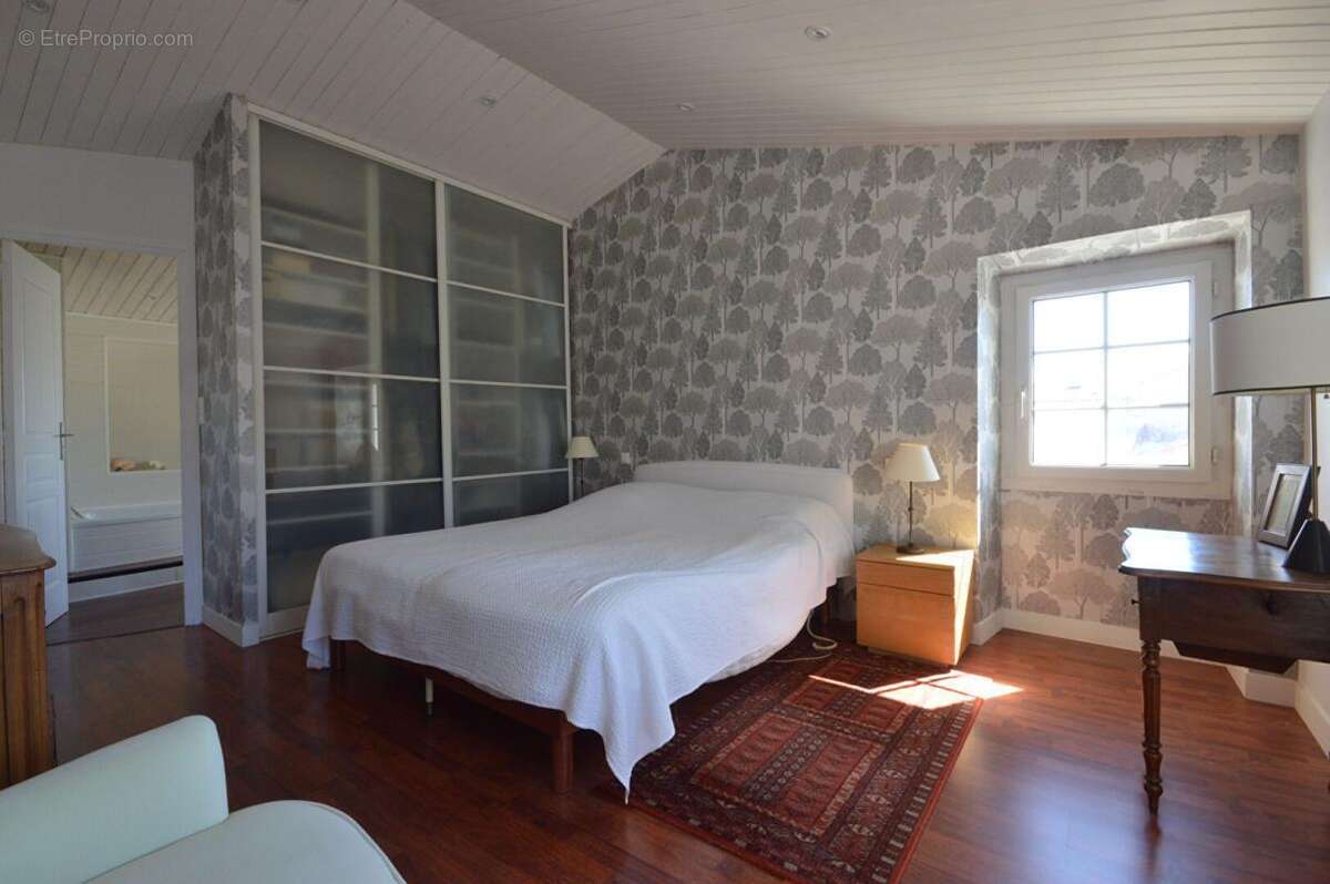 Belle grande maison avec dépendances 17 LA ROCHELLE MARSILLY - photo 12