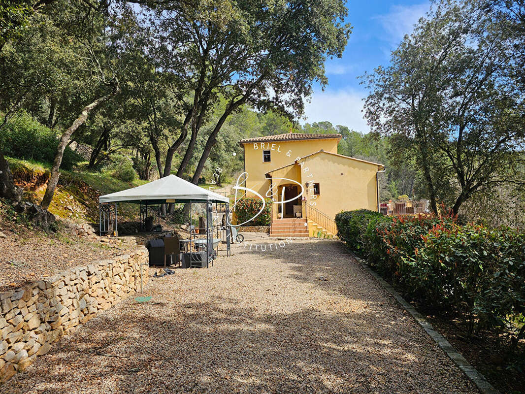 Maison à ENTRECASTEAUX