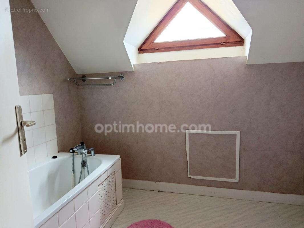 Maison plain-pied, 5 pièces, sous-sol, centre VILLERS BOCAGE (14310) - photo 14