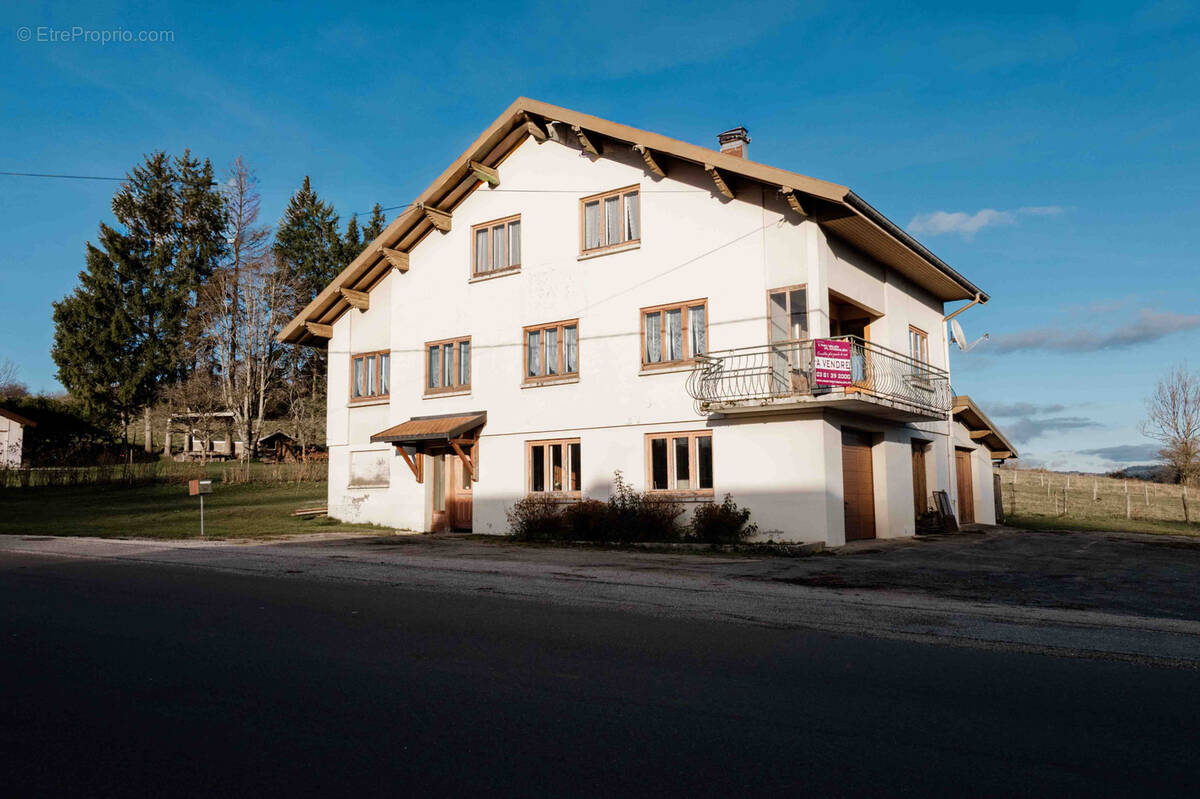 Maison à LA LONGEVILLE