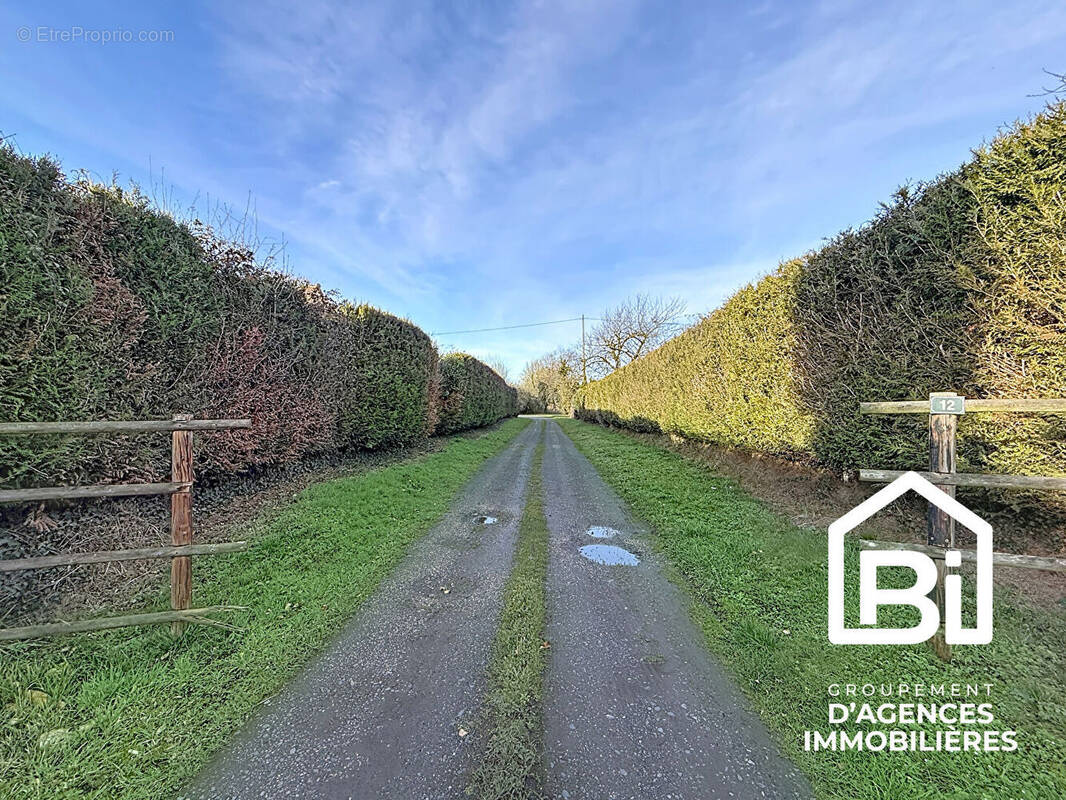 Maison à MEZIDON-CANON