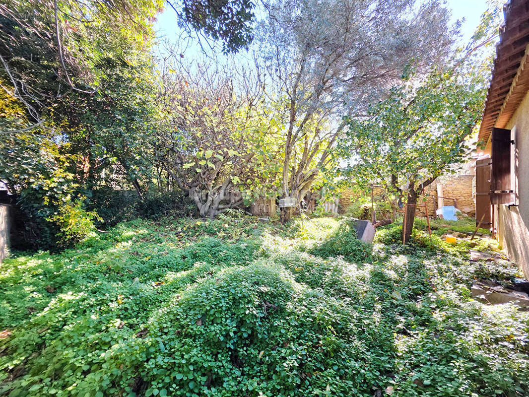 Maison à SAINT-CHAMAS