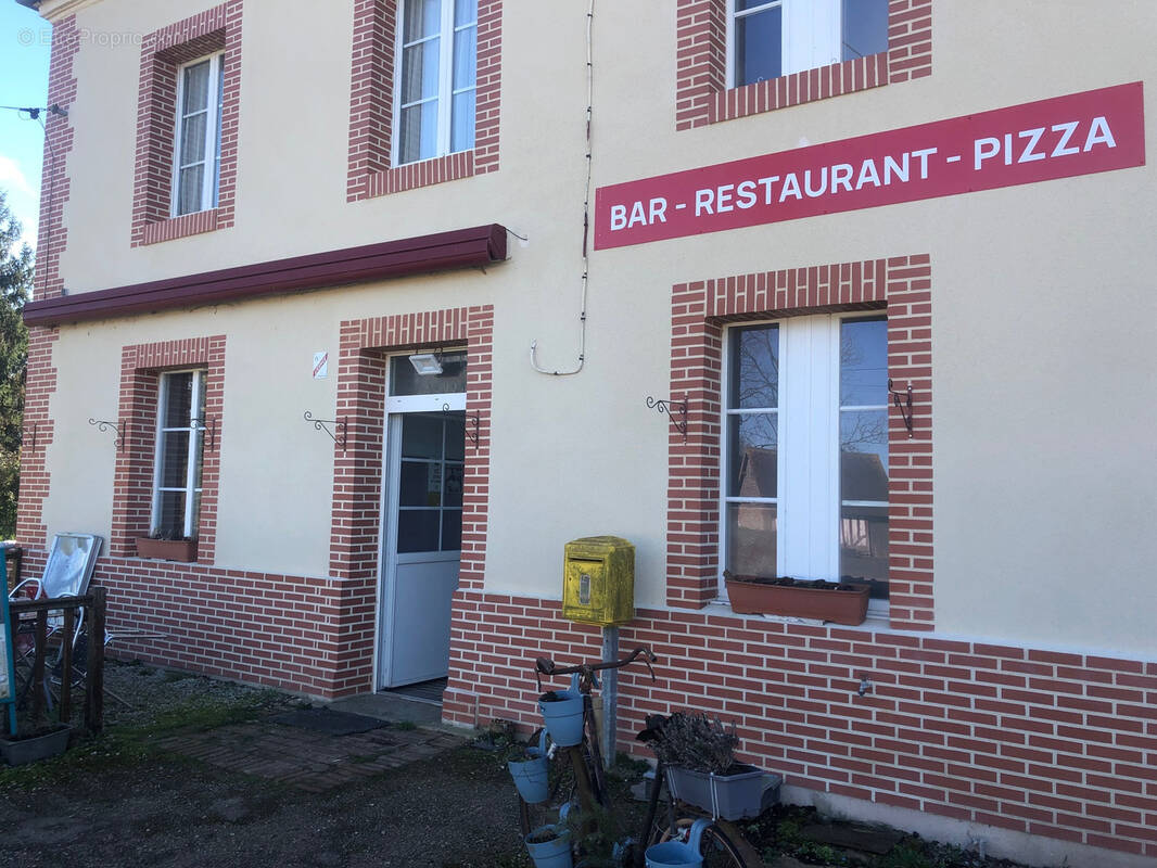 Commerce à CERNAY
