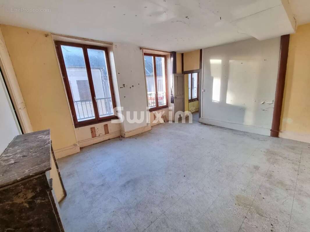 Appartement à VARZY