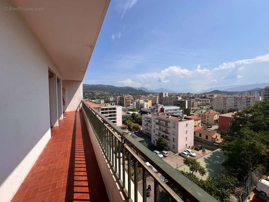 AJACCIO St Jean - T4 80m2 avec terrasse, vue dégagée, grenier et parking privé - 290000 € - - photo 11