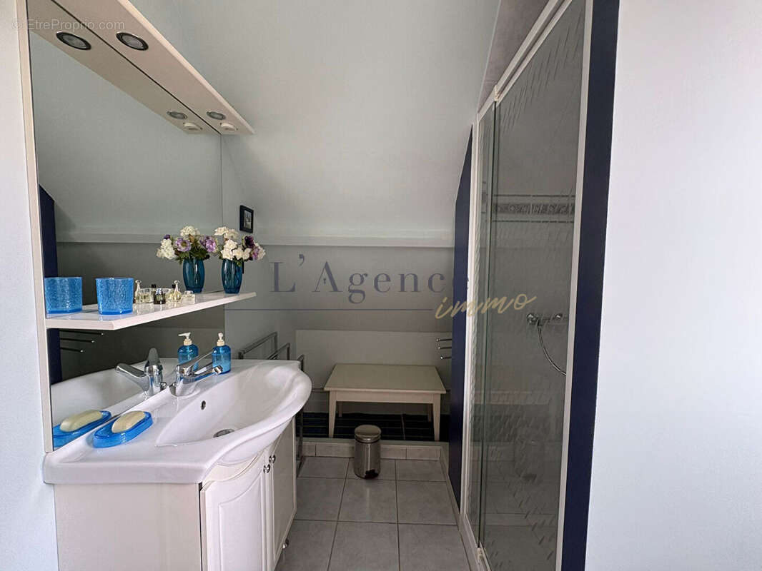 Maison à AVILLY-SAINT-LEONARD