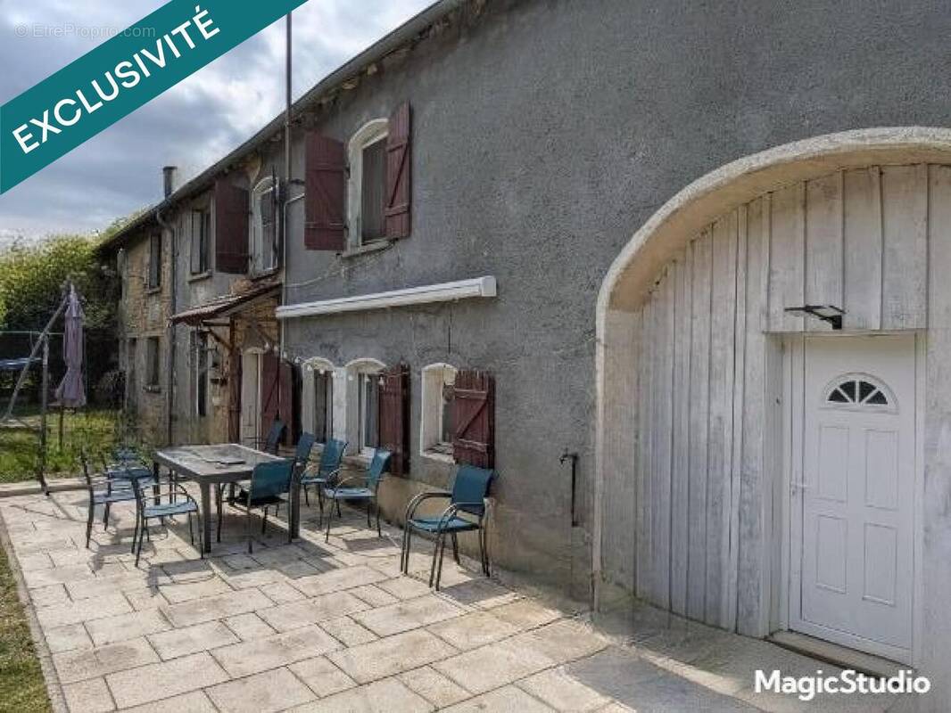Photo 1 - Maison à LA CHAPELLE-SUR-FURIEUSE
