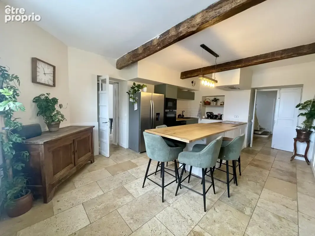 Maison ancienne rénovée avec 4 chambres, dépendances et terrain - photo 8