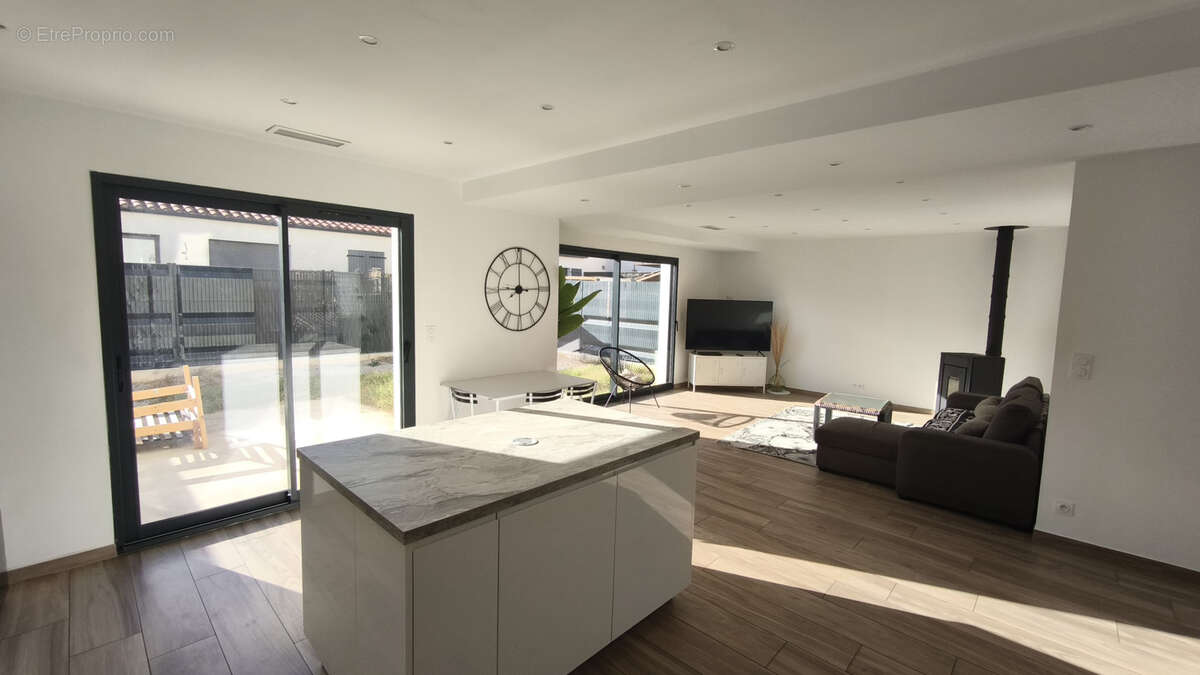 Maison à SAINT-GENIS-DES-FONTAINES