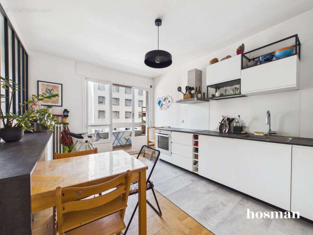 Appartement 3 pièces lumineux de 68m² - Balcons filants - Rue Saint Lazare, Lyon 7 -Saint-Louis-Jean Macé - photo 2
