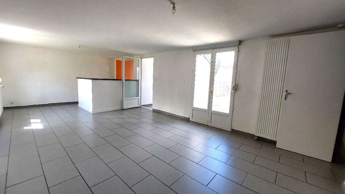 Maison 104 m² à La Comte  - photo 5