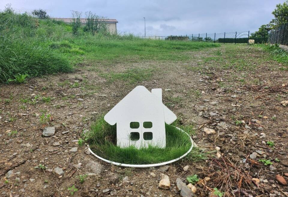 Terrain à VAULX-EN-VELIN