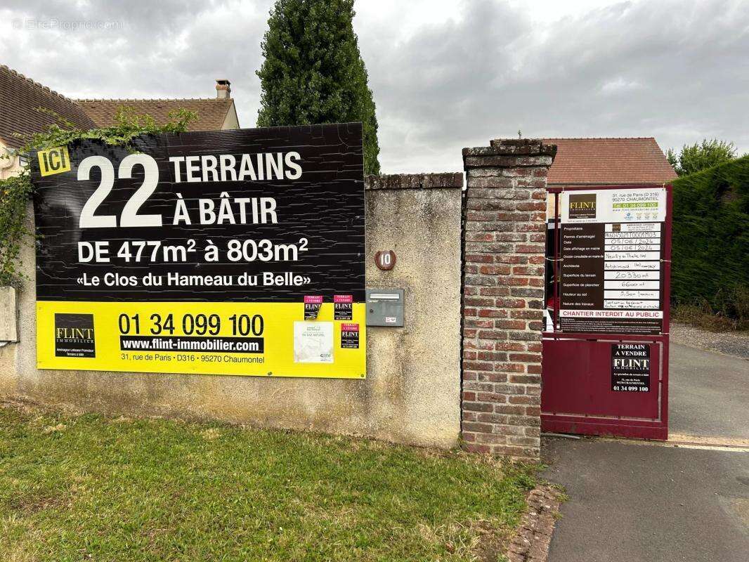 Terrain à NEUILLY-EN-THELLE