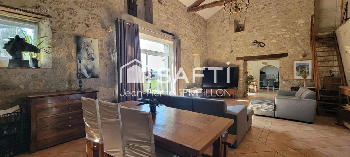 Maison 222 m² à Moncrabeau  - photo 6