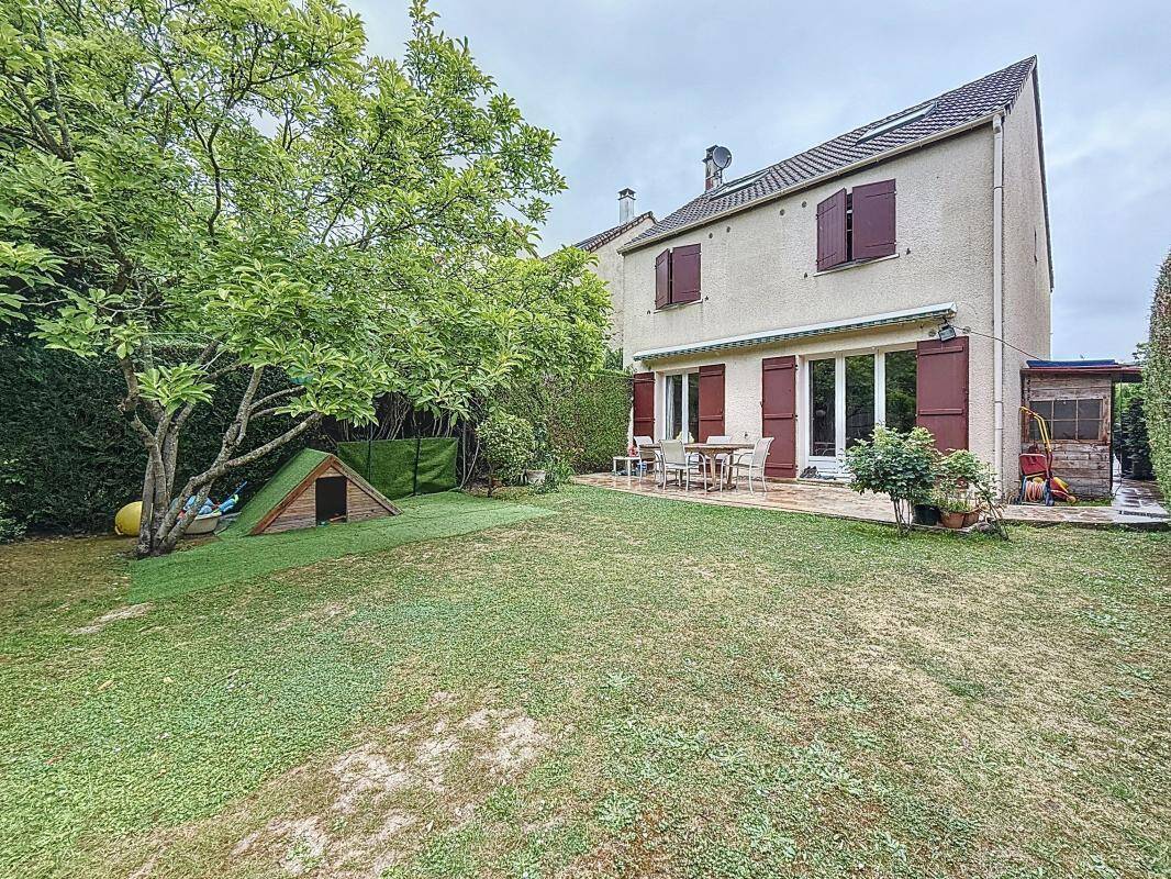 Maison à VOISINS-LE-BRETONNEUX